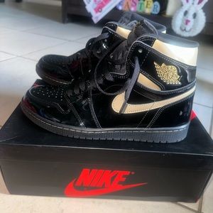 Air Jordan 1 black metallic gold